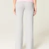 Omgeslagen taille gebreide flare broek Omgeslagen taille gebreide flare broek
