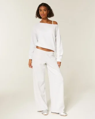 Oversized sweatshirt met blote schouders