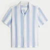 Shirt met korte mouwen en gestructureerde strepen Shirt met korte mouwen en gestructureerde strepen