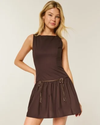 Skortjurk met hoge hals en lage taille