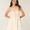 Strapless babydoll-mini-jurkje met ruches Strapless babydoll-mini-jurkje met ruches