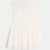 Strapless mini-jurk met gesmokt lijfje Strapless mini-jurk met gesmokt lijfje