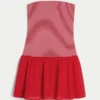 Strapless mini-jurk met verlaagde taille en gebreide stof Strapless mini-jurk met verlaagde taille en gebreide stof