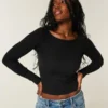Top met lange mouwen en V-hals Top met lange mouwen en V-hals