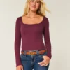 Top met lange mouwen en vierkante hals Top met lange mouwen en vierkante hals