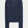 Top met lange mouwen en vierkante hals Top met lange mouwen en vierkante hals