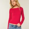 Top met lange mouwen, naadloze stof en V-hals Top met lange mouwen, naadloze stof en V-hals