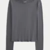 Top met lange mouwen, naadloze stof en V-hals Top met lange mouwen, naadloze stof en V-hals