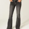 Ultra laag getailleerde gewassen zwarte flare jeans Ultra laag getailleerde gewassen zwarte flare jeans