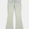 Ultra laag getailleerde lichtgewassen flare jeans Ultra laag getailleerde lichtgewassen flare jeans
