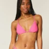 Versierde driehoekige bikinitop