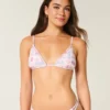 Versierde driehoekige bikinitop Versierde driehoekige bikinitop
