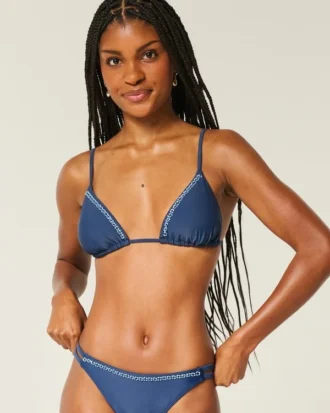 Versierde driehoekige bikinitop