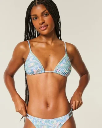 Versierde driehoekige bikinitop