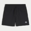 Voetbalshort tot halverwege het bovenbeen
