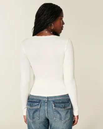 Wrap-top met lange mouwen en kanten rand