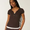Y2K Henley met korte mouwen